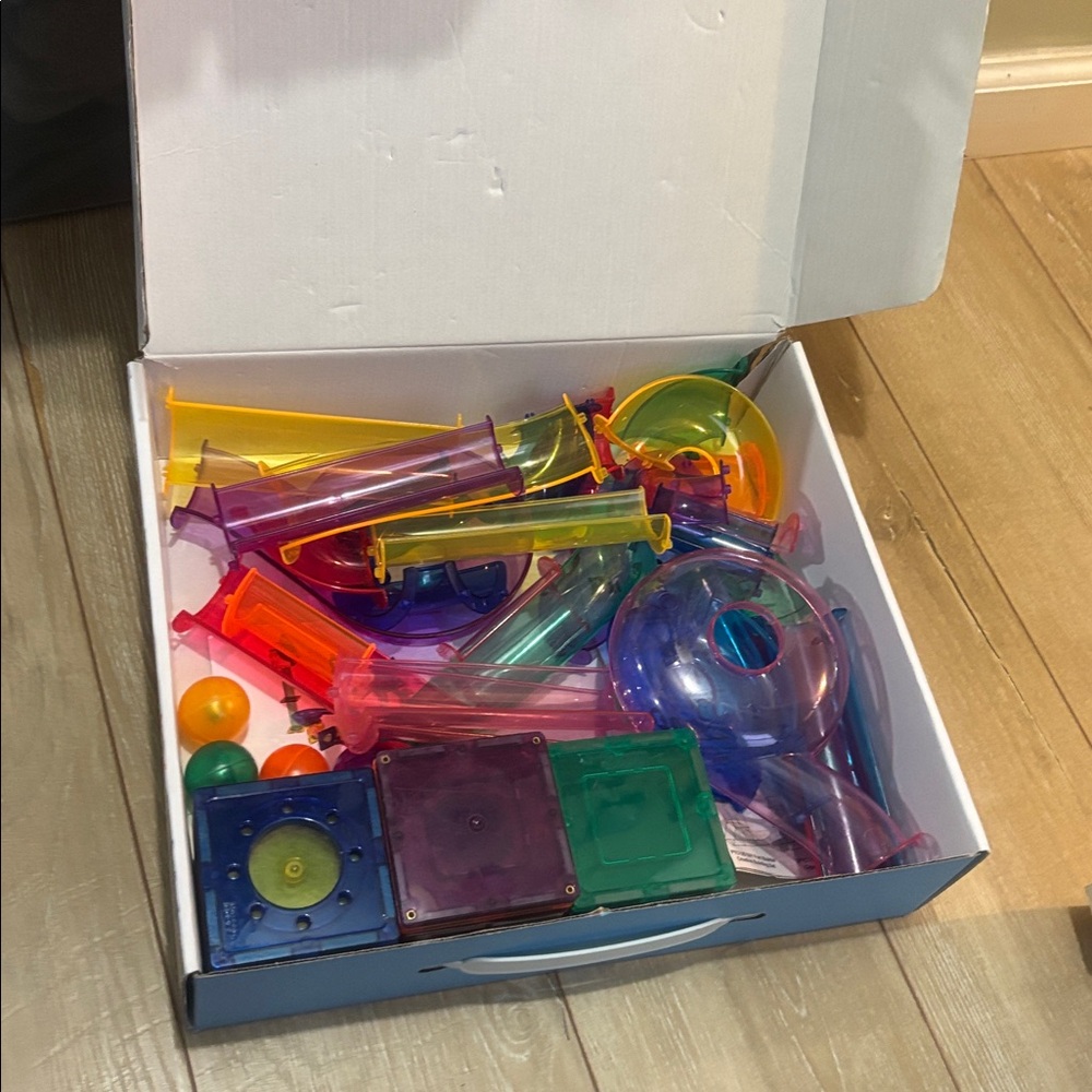 Magnetic Marble Run Set - Colorful Fun STEM learning!! - Picture 8 of 13